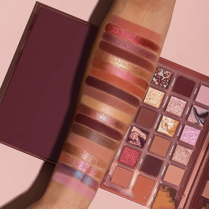 18-Color Rose Eyeshadow Palette